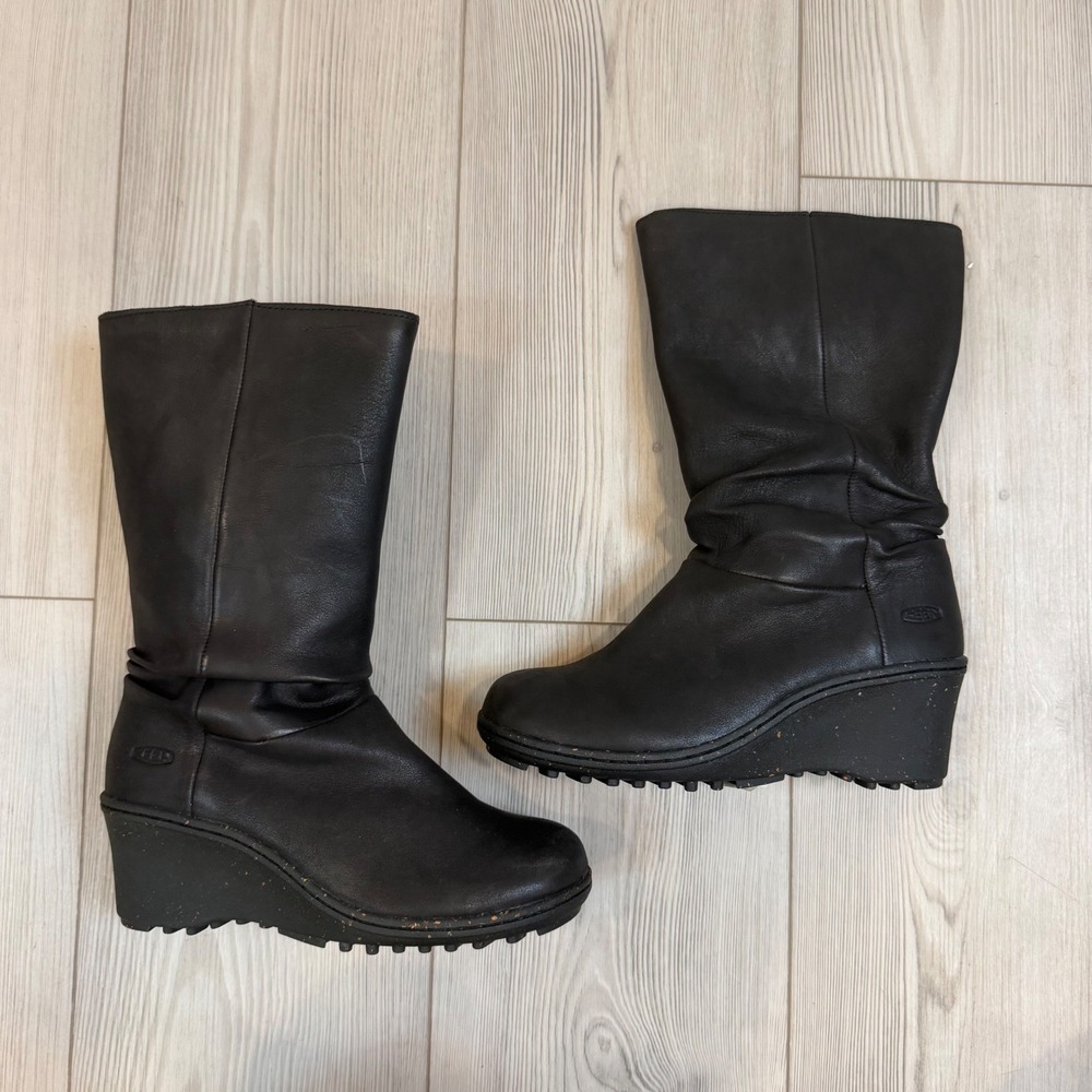 KEEN Akita Mid Boot Black Leather Wedge Slouch Pull On Boots 1007692 Women 7 NEW